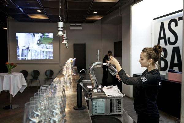 Asta Bar egner sig både til receptioner, debatter og barstemning.